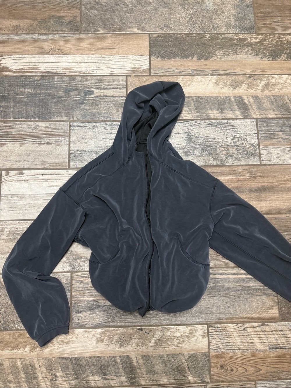 lululemon athletica Charcoal Black Zip Pull Hoodie Detail - Picture 2 of 4